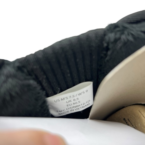 Kizik Juno Women's Black Winter Boots - Picture 8 of 10